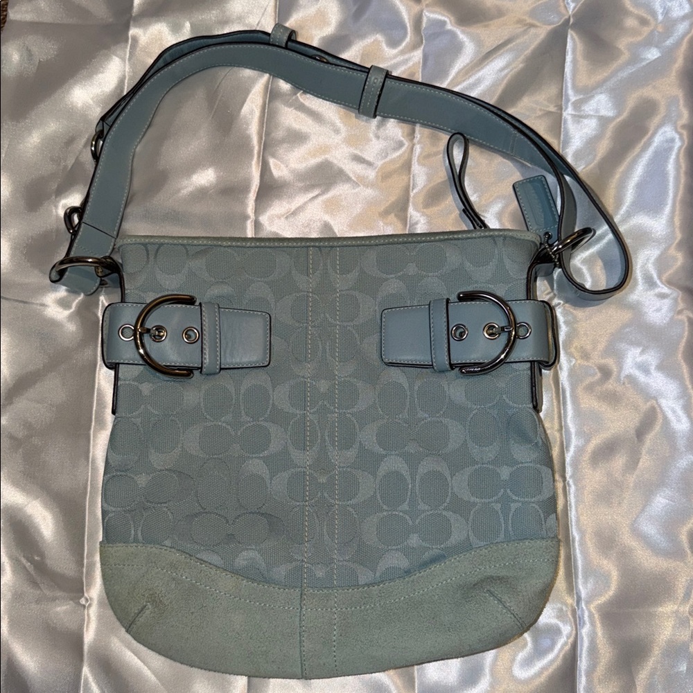 Coach perfect Y2K Soho Tiffany Blue Messenger/ Shoulder Bag
13